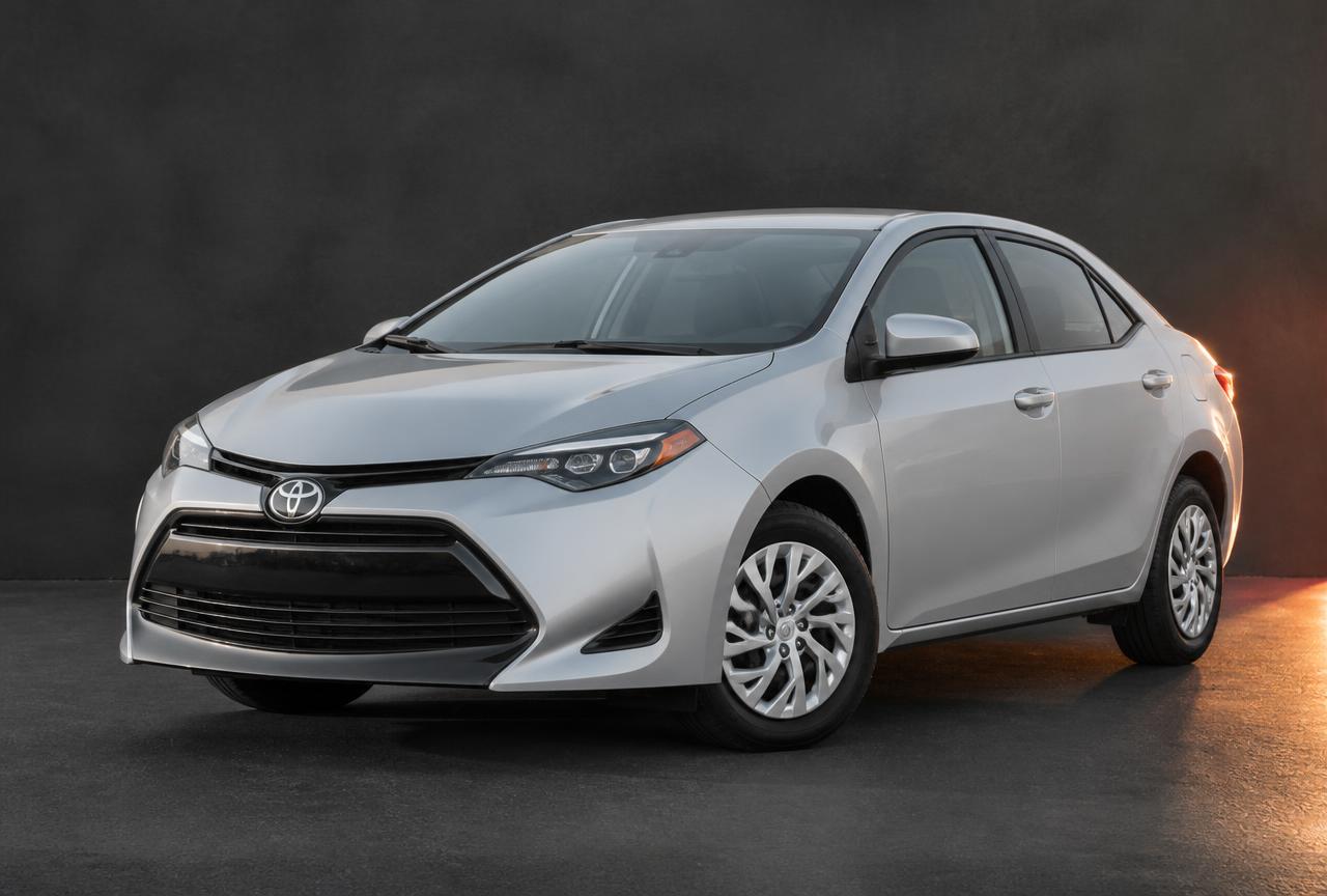 Toyota Corolla Sedan 2018 — flota najmu GRENT